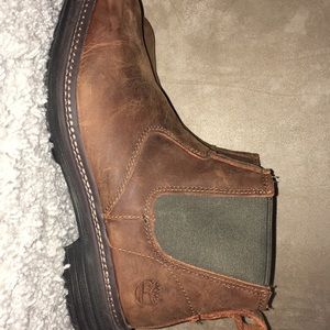 Too small: never worn